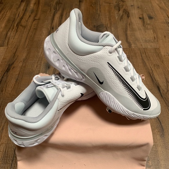 Nike Alpha Huarache Elite 4 Low Baseball Cleats
